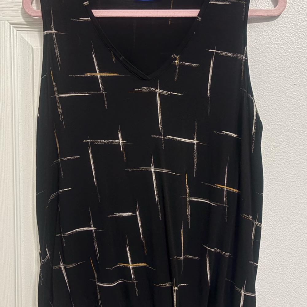 Apt. 9 Black and White Crosshatch Women's dressy tank size XL